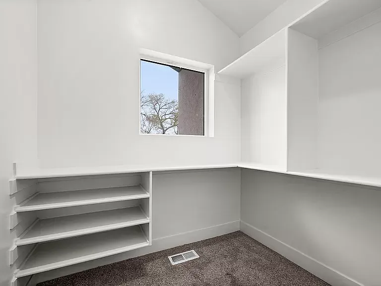 218 W Paxton Ave — Photo 11