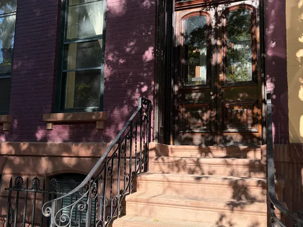 1918 5th Ave Floor 1, Troy, NY 12180
