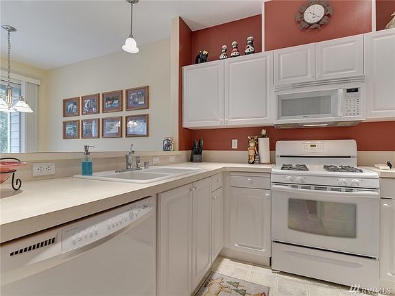 4th image of 10400 NE 82nd Ave APT 24