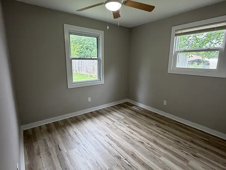 2205 Versailles Dr — Photo 11