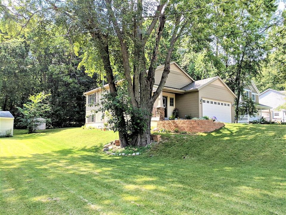 1st image of 812 Grindle Dr SE