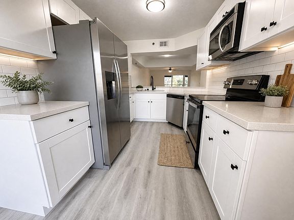 3rd image of 23344 CAROLWOOD Lane #302