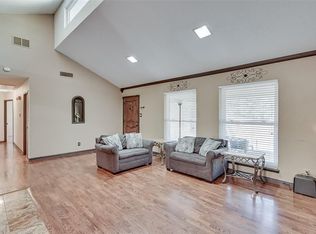 409 W Redbud Dr, Hurst, TX 76053