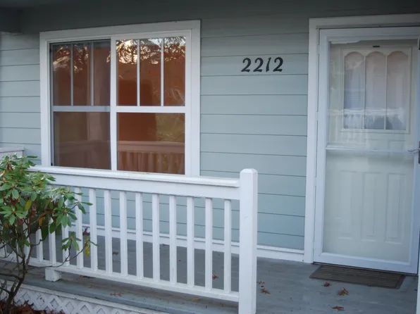 2212 Goldenrod St, Ferndale, WA 98248
