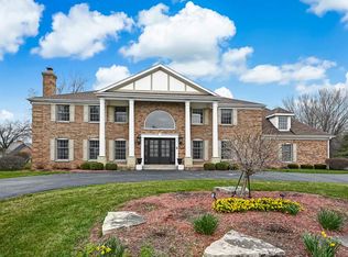 1 Pembroke Ln, Oak Brook, IL