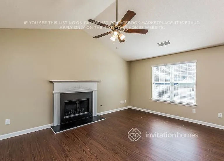 4420 Grove Dr NW — Photo 3