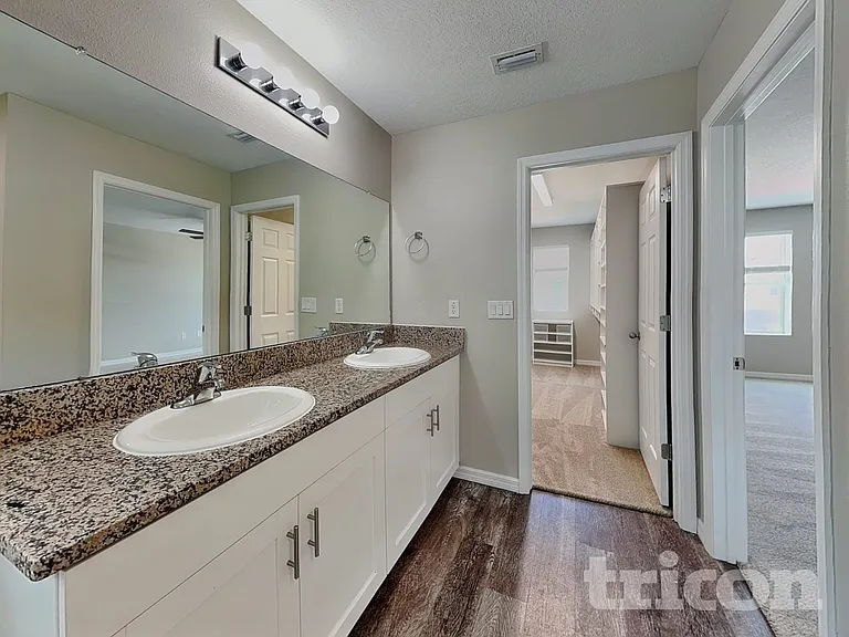 12930 Oak Hill Way — Photo 6