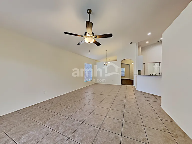992 Stanvoy St — Photo 8