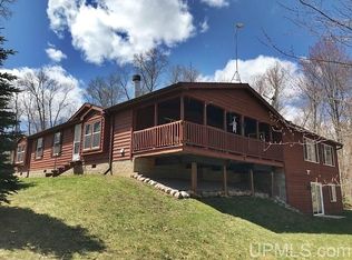 N7790 Kitty Dell Ln, Crivitz, WI 54114