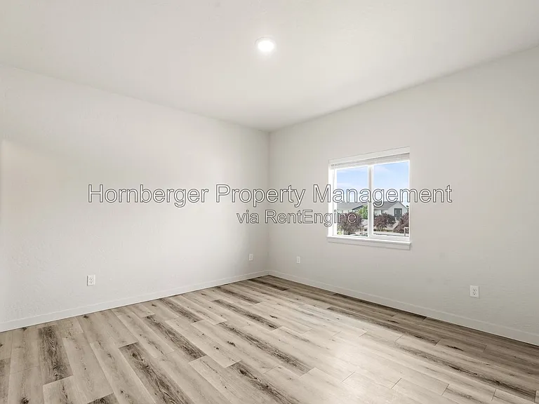 16104 E Valleyway — Photo 35