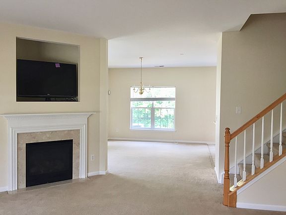 living room/dining room