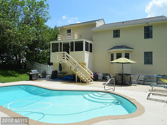 3rd image of 12 Bosley Ln