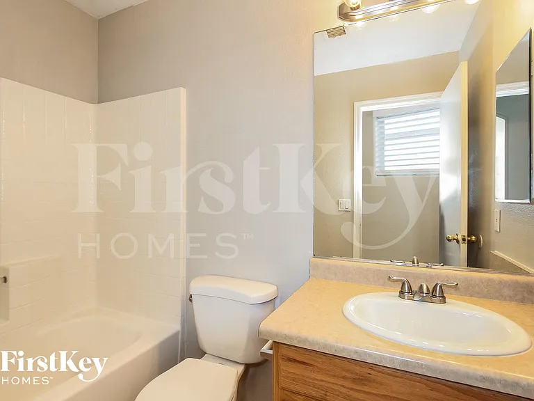 21812 N 36th Ln — Photo 13