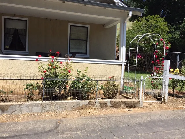 Charming 1920's 2 story, 4 bdrm, 2 bth home in Amador City! — Photo 3