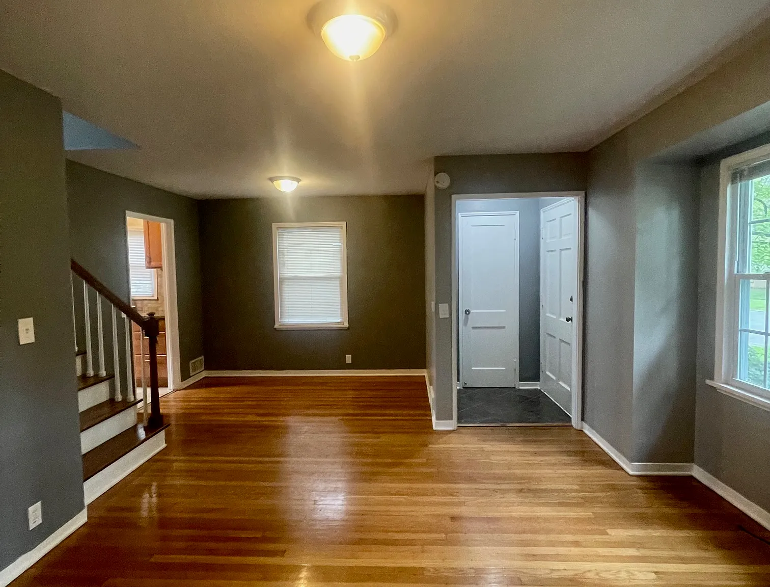 151 Eastmoreland Drive - 1 — Photo 3