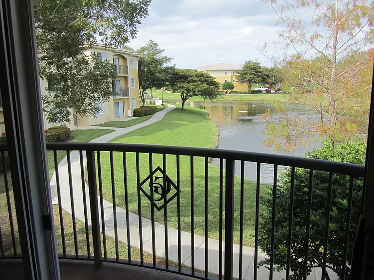 700 Crestwood Ct S #704 — Photo 28