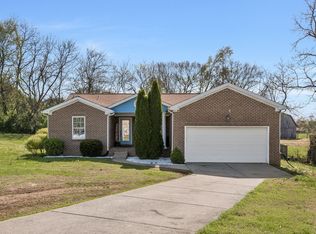 597 Hillside Ln, Gallatin, TN 37066