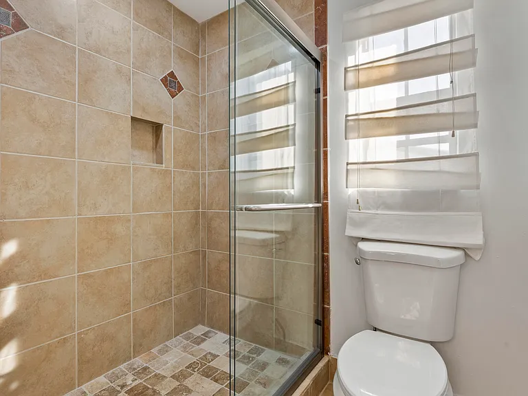 2900 Olivewood Ter #201 — Photo 14