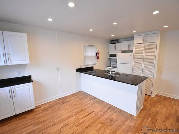 5th image of 654 City Park Ave #7c3132dc3