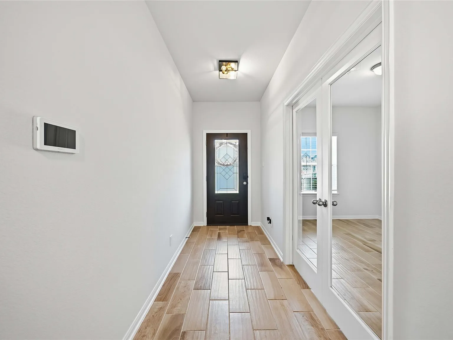 4 bed, 3.5 bath, 2890 sqft, $2,999 — Photo 3