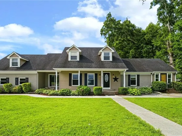 1833 Benefit Rd, Chesapeake, VA 23322