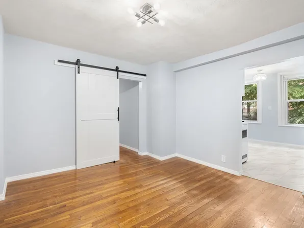 19 1/2 Tileston St APT 2, Boston, MA 02113