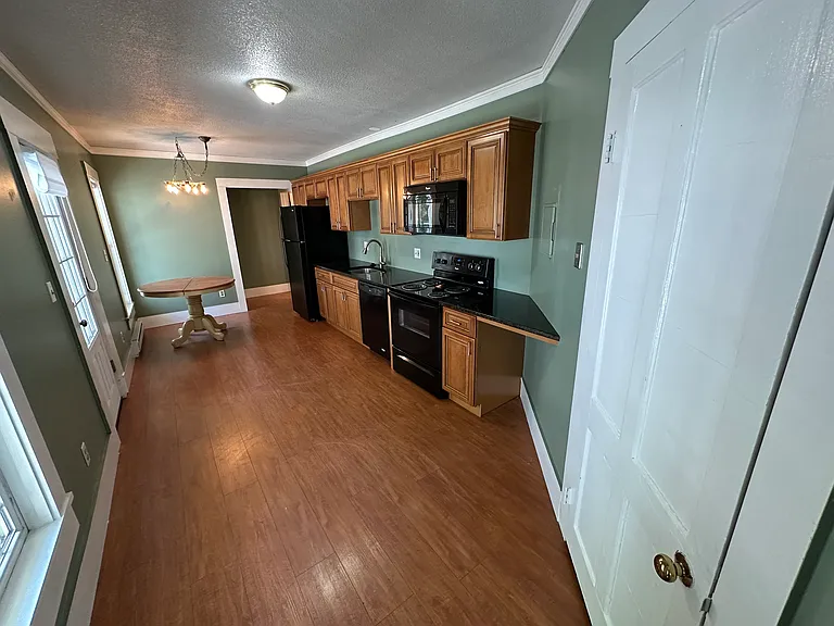28 King St #1 — Photo 3