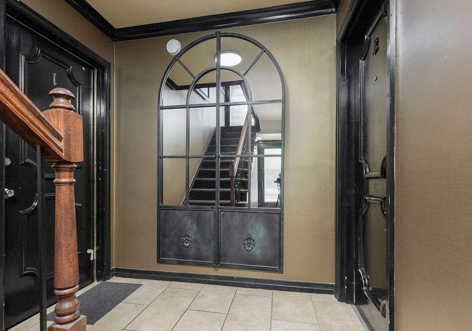 1166 Castlevale Drive — Photo 3