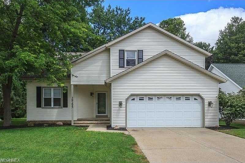 1st image of 39295 King Edward Ct