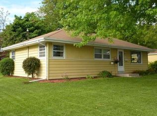 N90W16366 Roosevelt Dr, Menomonee Falls, WI 53051