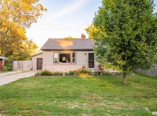 212 Twin Oaks Ct, East Peoria, IL 61611