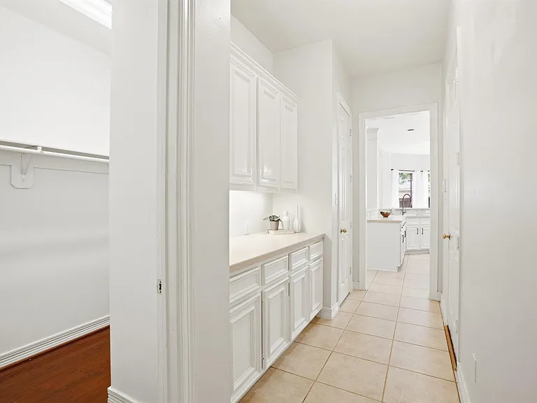 1322 Kirby Lake Ct — Photo 16