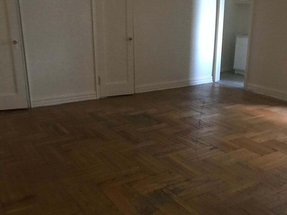 Living room/ bedroom