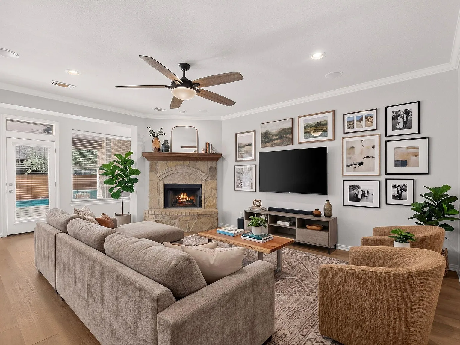 4 bed, 3.0 bath, 2767 sqft, $4,250 — Photo 3