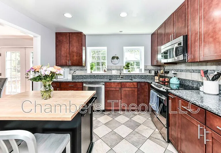 2107 Golf Course Dr — Photo 4
