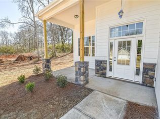 138 Ashford Ln, Commerce, GA 30529
