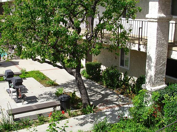 2nd image of 6253 Lankershim Blvd APT 202