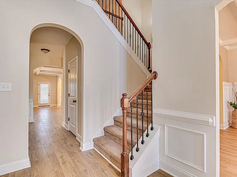406 Saterlee Ct — Photo 34