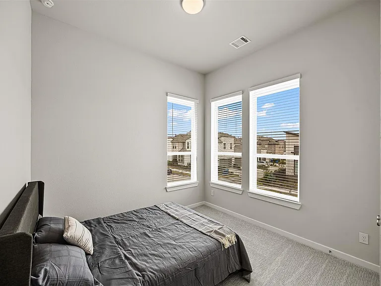 16631 Lake Austin St — Photo 24