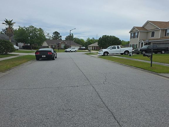 4th image of 202 Standing Pine Cir