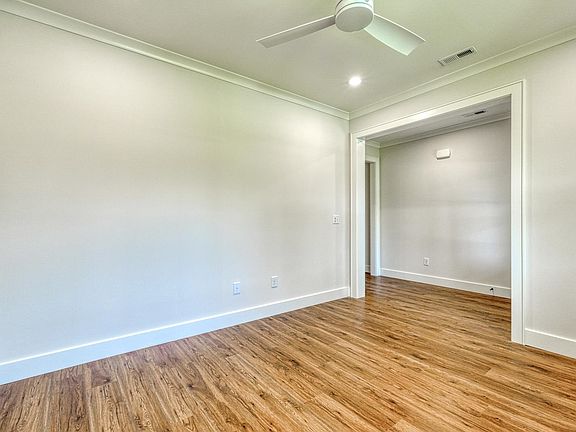 5th image of 407 Brunswick Ln