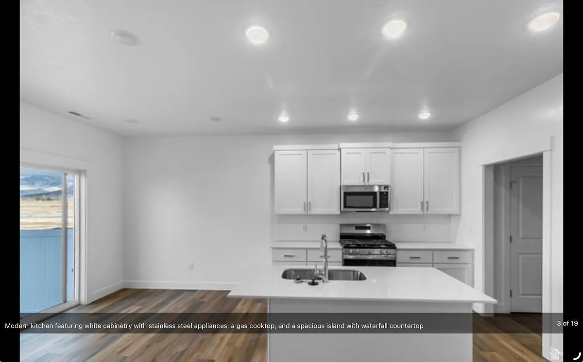 3 bed, 2.5 bath, 1740 sqft, $1,800 — Photo 3