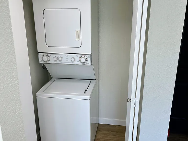 6553 California Ave SW #2 — Photo 7