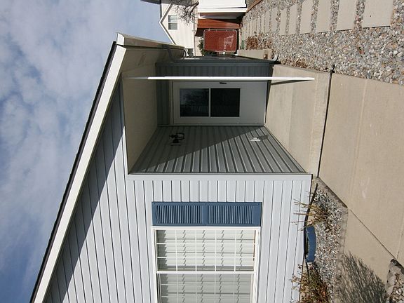 3rd image of 725 E Tara Lee Ave