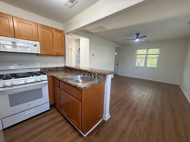 739 Waukesha Ave — Photo 6