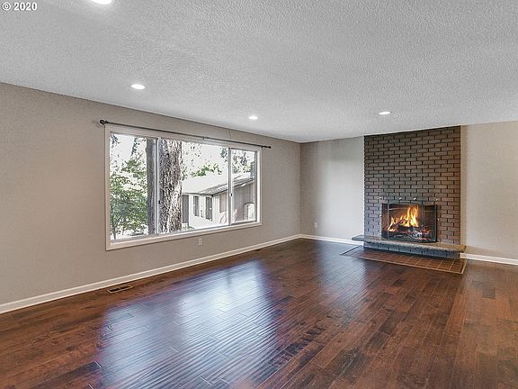 4th image of 14465 SE Hillgrove Ct