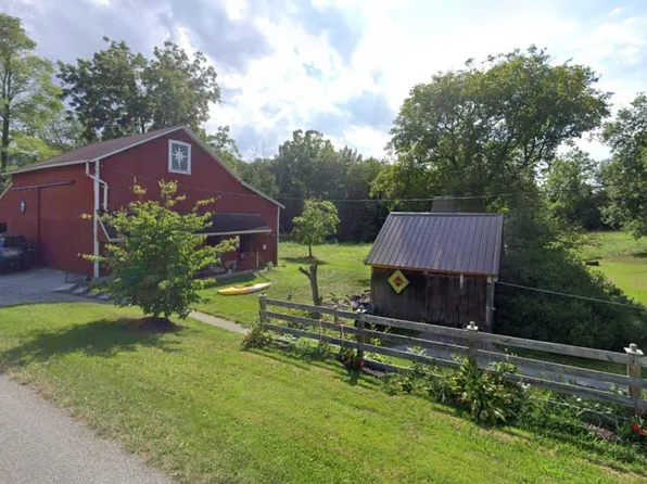 886 Menges Mills Rd, Spring Grove, PA 17362