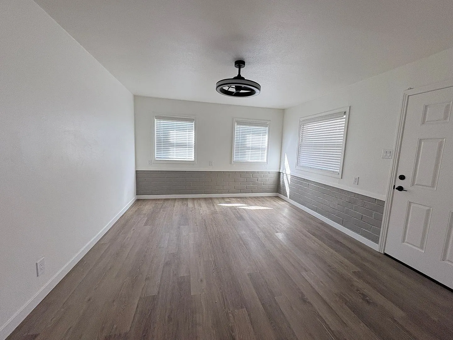 459 Clarke St. — Photo 4