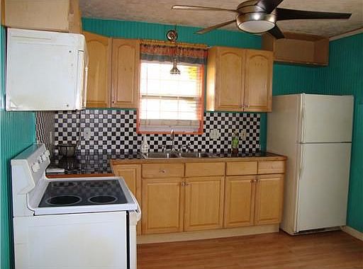 3rd image of 4722 Easter Dr