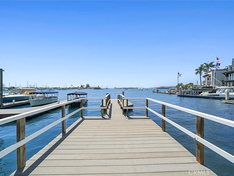 112 S Bay Front — Photo 39